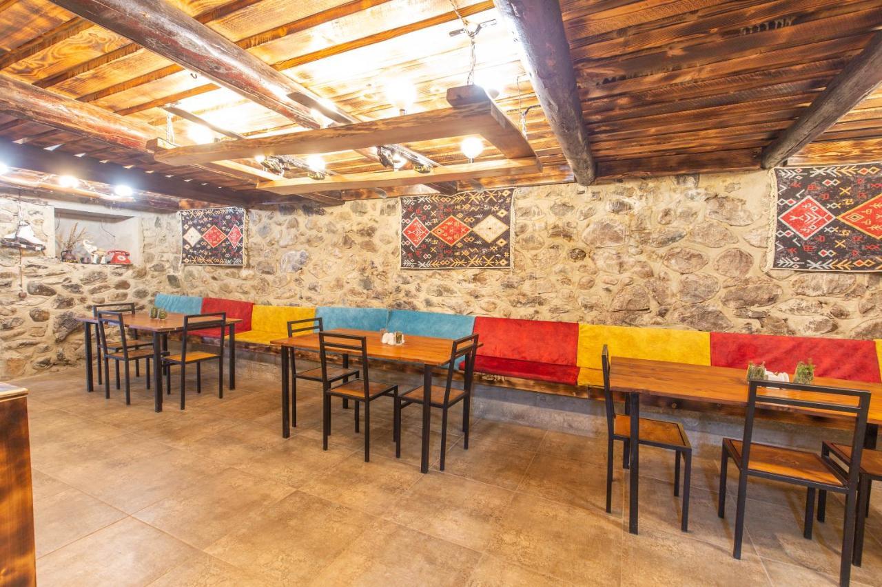Mestia Hotel Amirani מראה חיצוני תמונה
