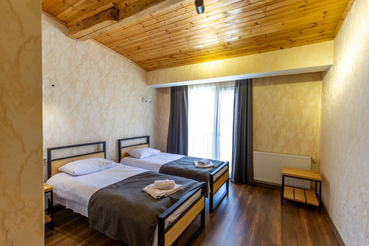 Mestia Hotel Amirani מראה חיצוני תמונה