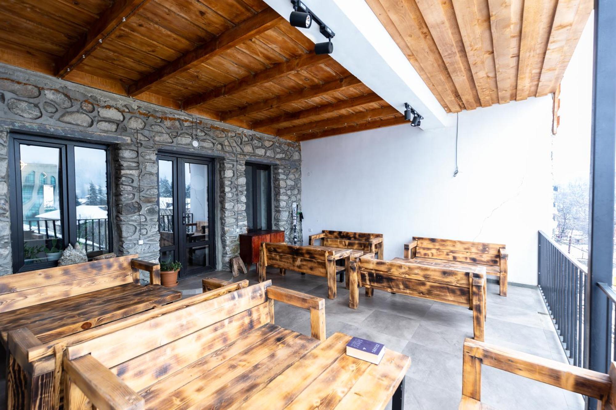 Mestia Hotel Amirani מראה חיצוני תמונה