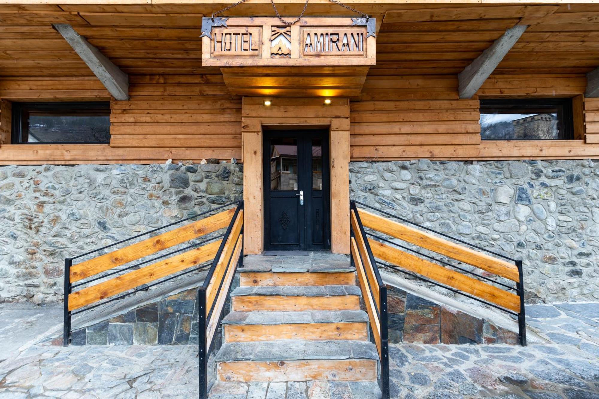 Mestia Hotel Amirani מראה חיצוני תמונה
