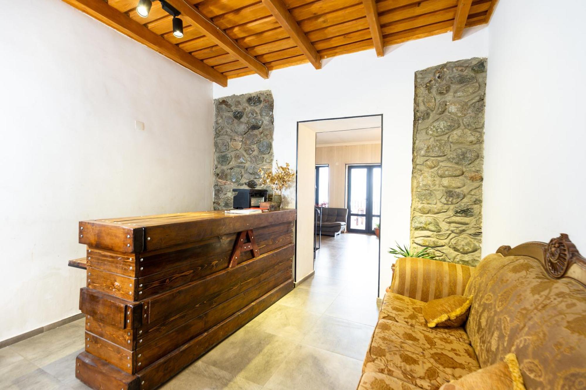 Mestia Hotel Amirani מראה חיצוני תמונה