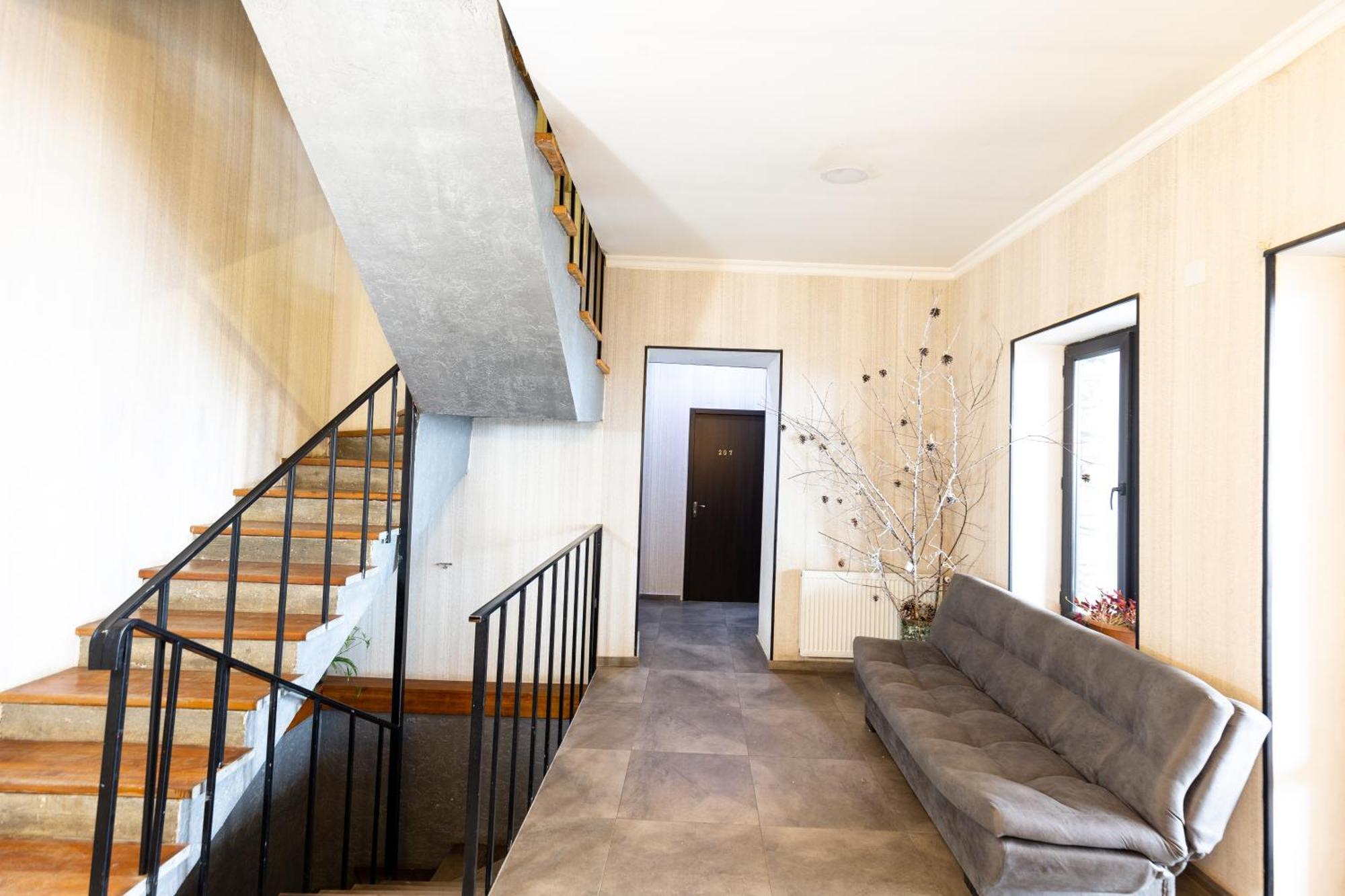 Mestia Hotel Amirani מראה חיצוני תמונה