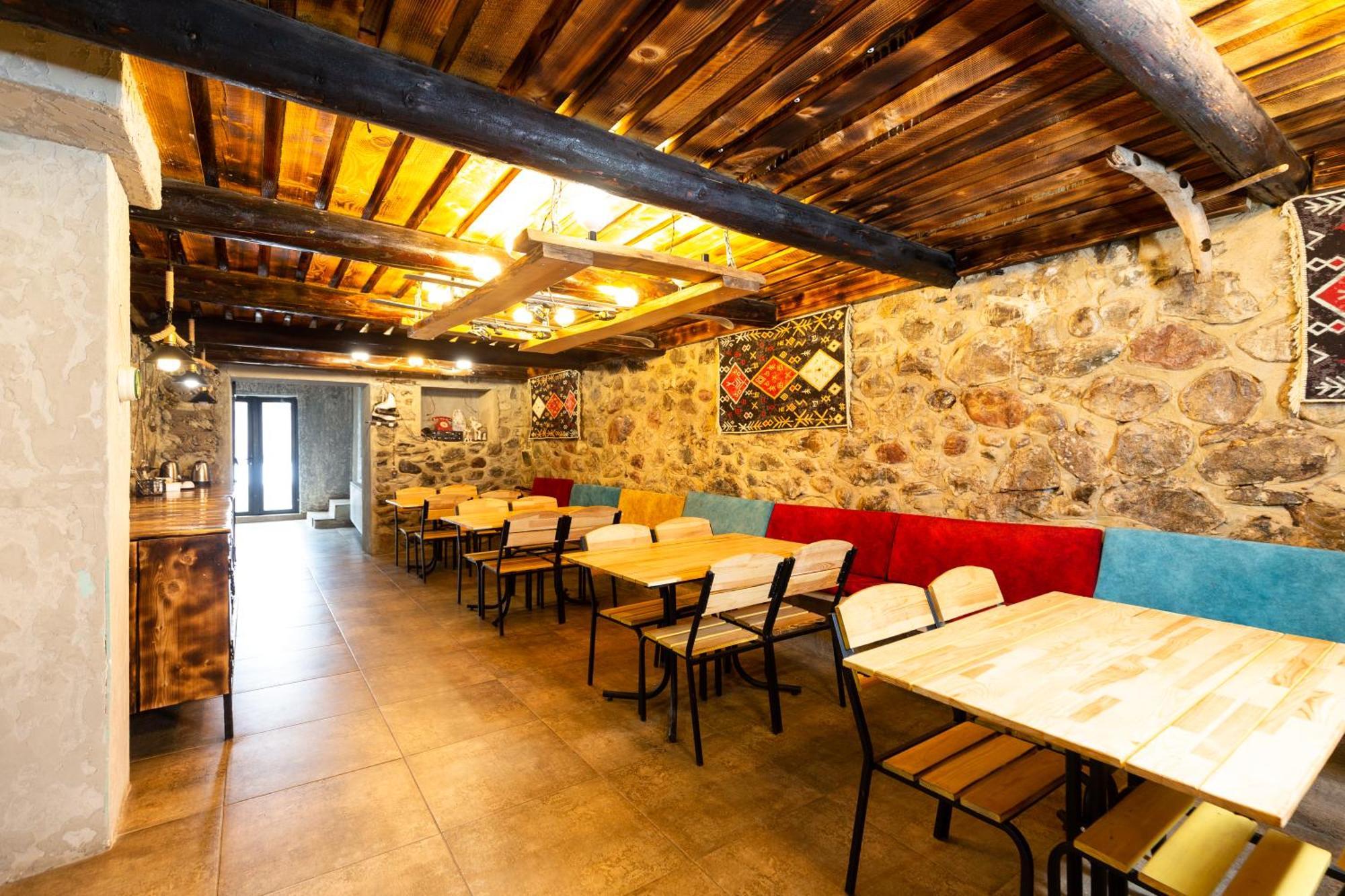 Mestia Hotel Amirani מראה חיצוני תמונה
