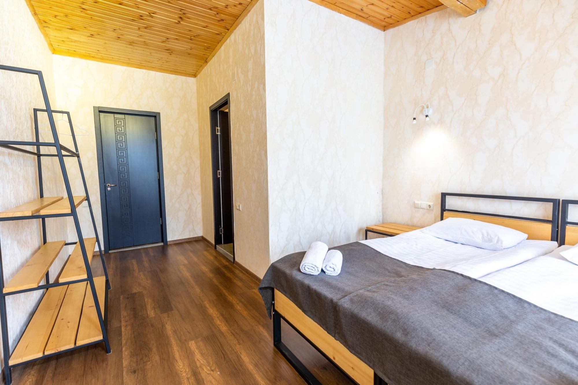 Mestia Hotel Amirani מראה חיצוני תמונה