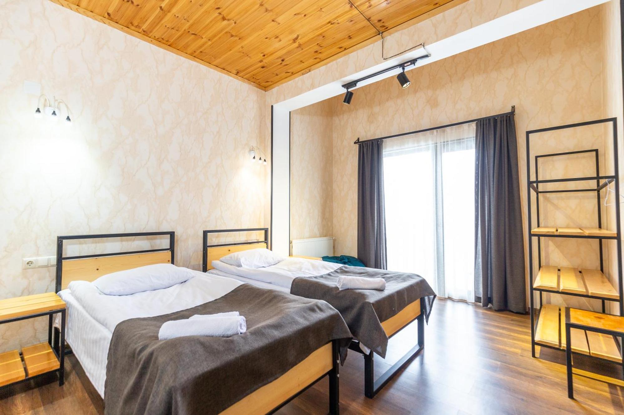 Mestia Hotel Amirani מראה חיצוני תמונה