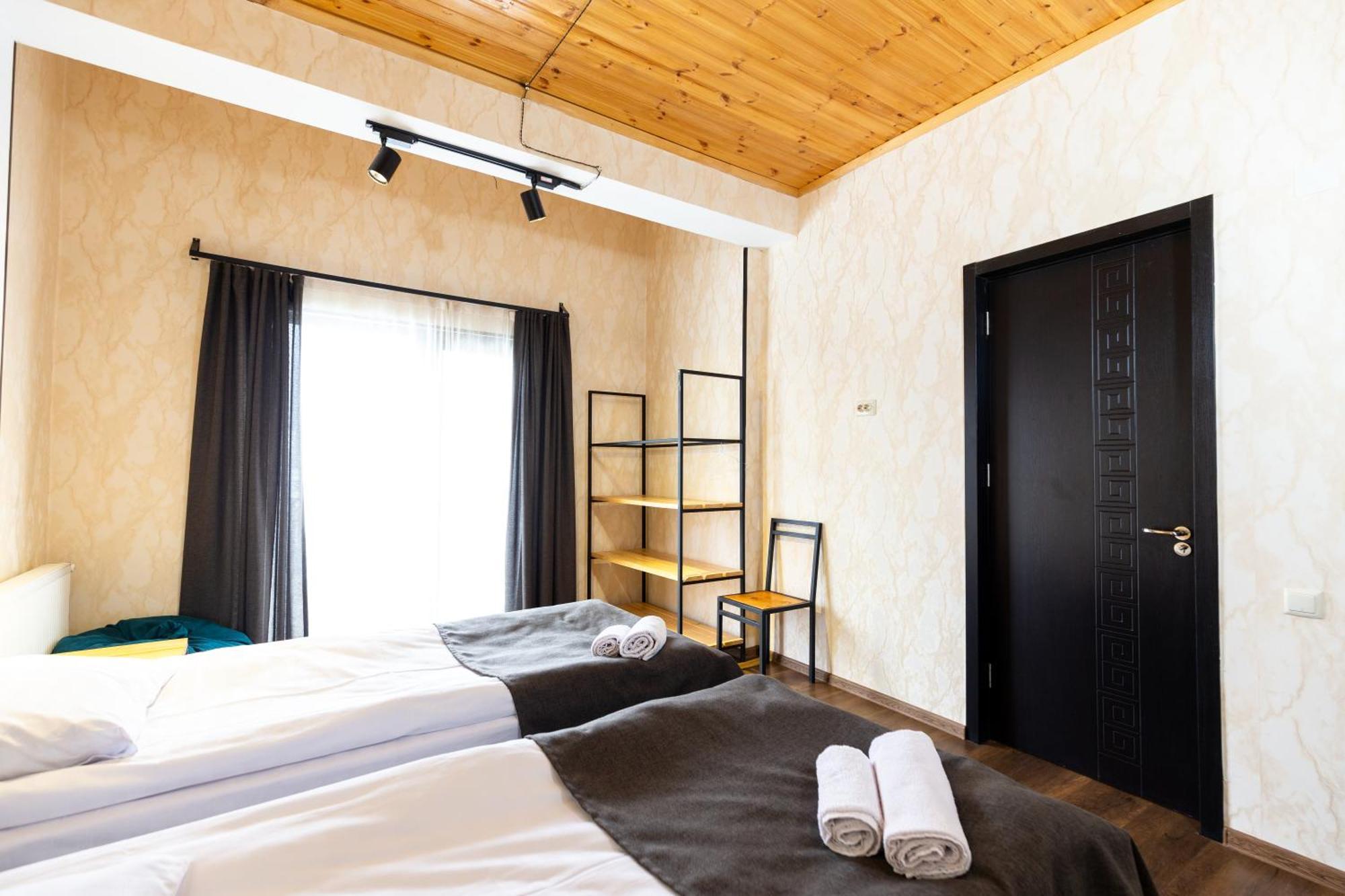 Mestia Hotel Amirani מראה חיצוני תמונה
