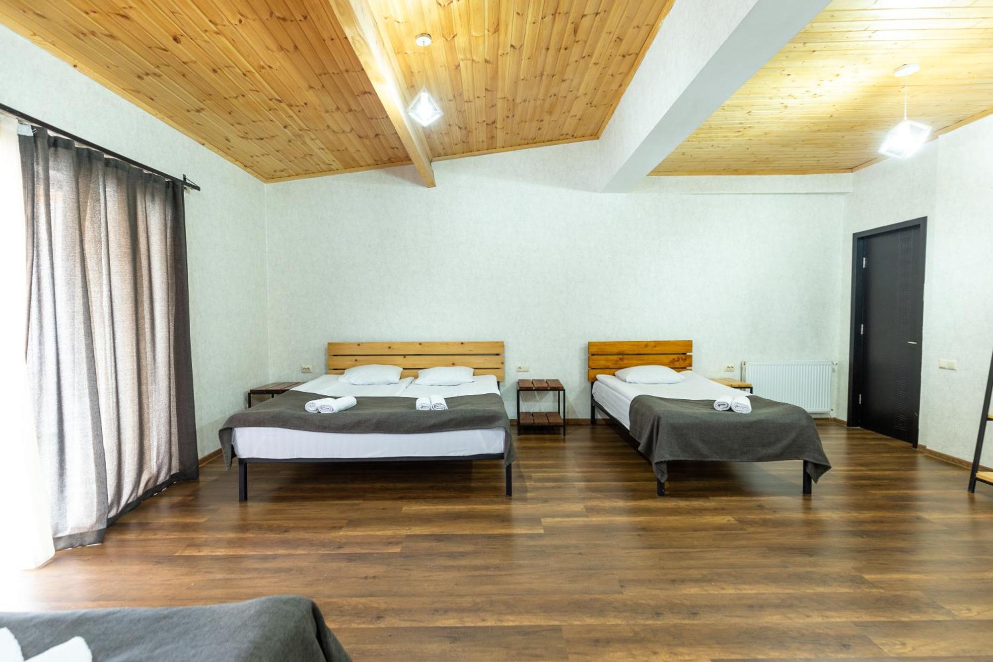 Mestia Hotel Amirani מראה חיצוני תמונה