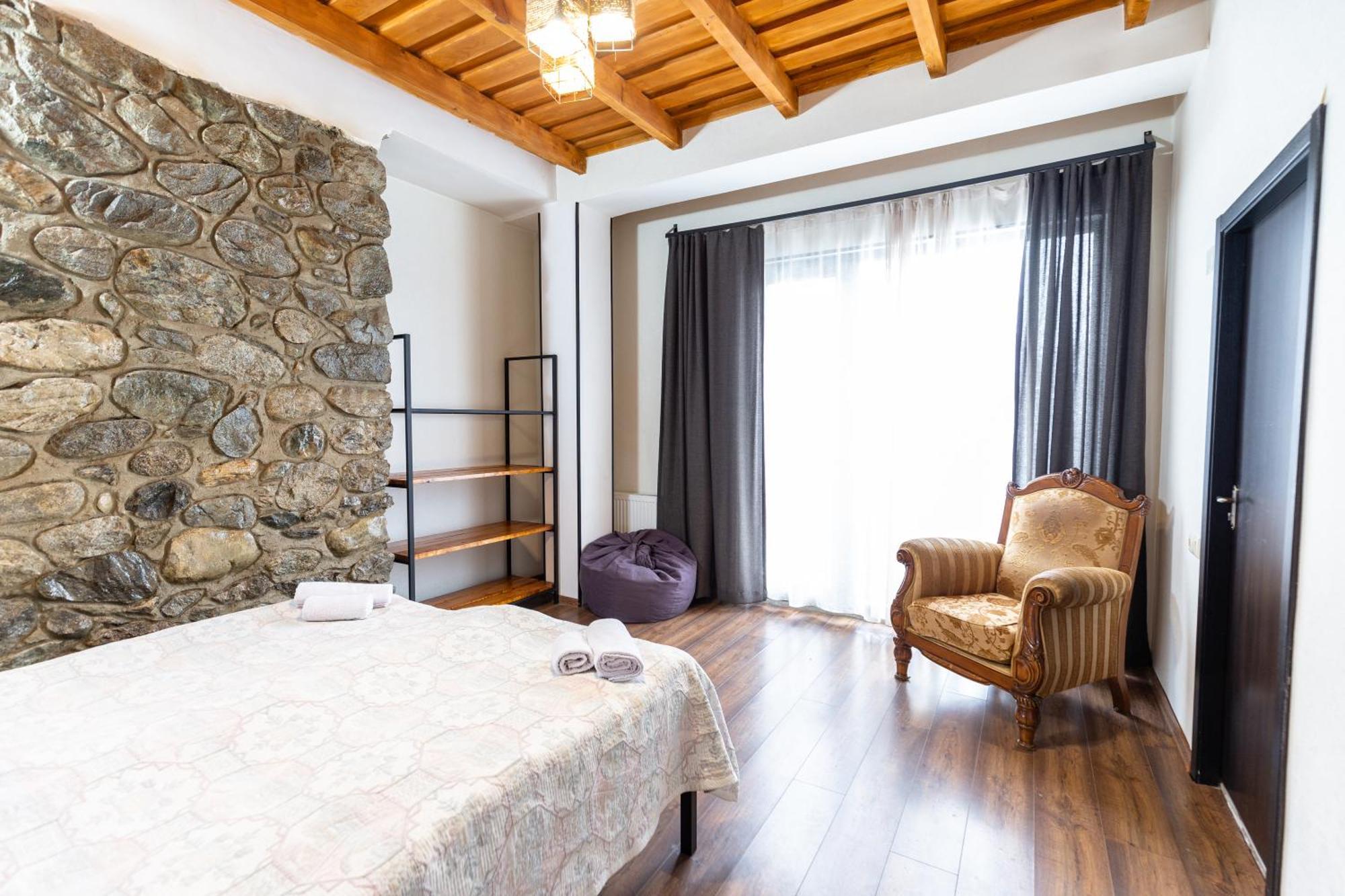 Mestia Hotel Amirani מראה חיצוני תמונה