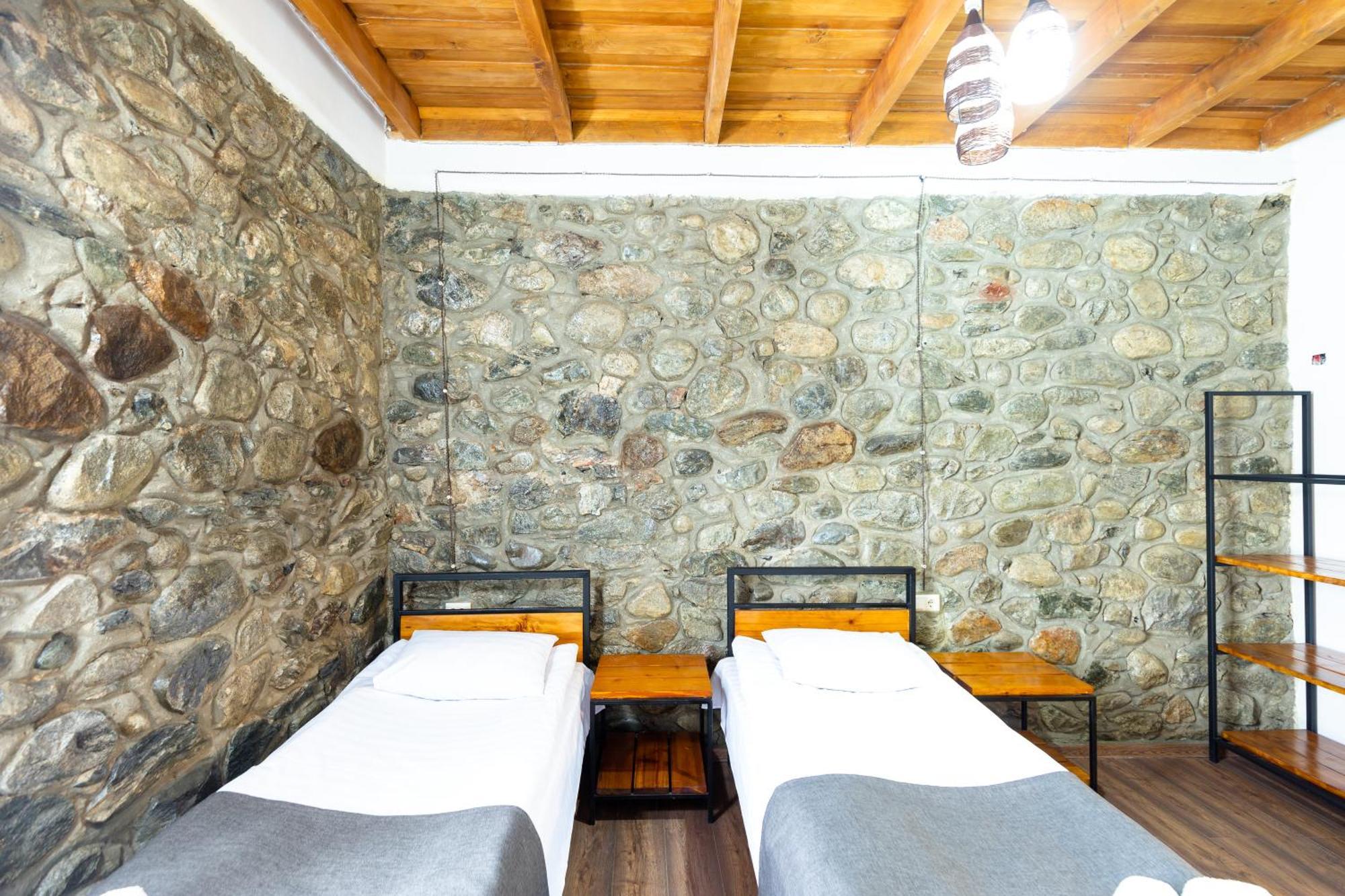 Mestia Hotel Amirani מראה חיצוני תמונה