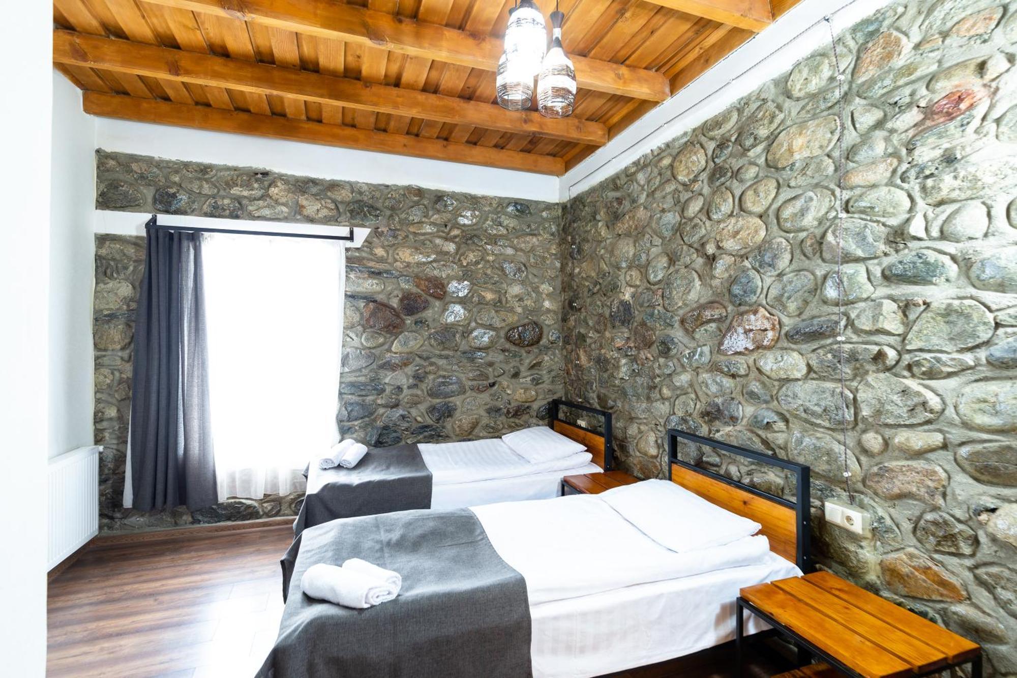 Mestia Hotel Amirani מראה חיצוני תמונה