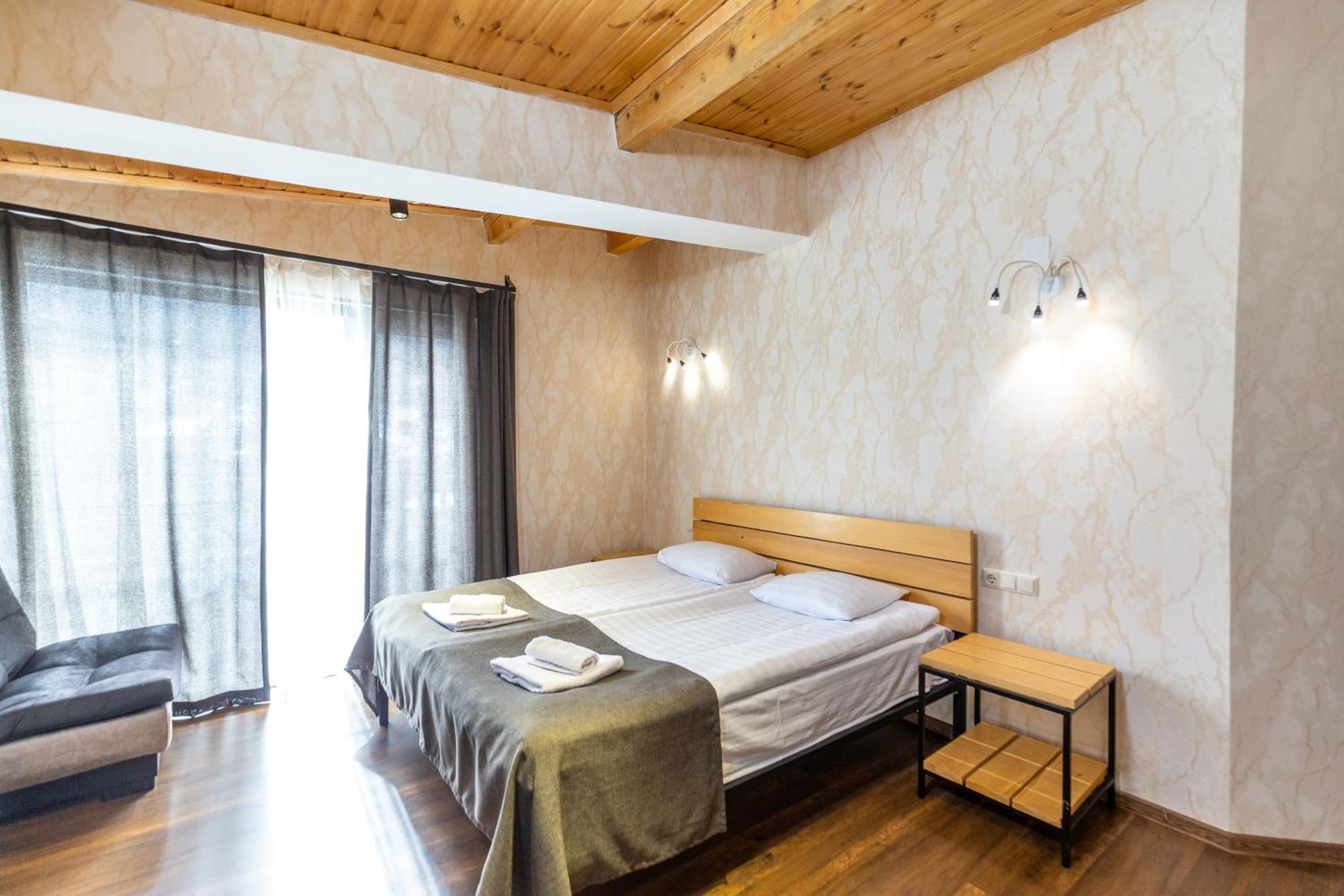 Mestia Hotel Amirani מראה חיצוני תמונה