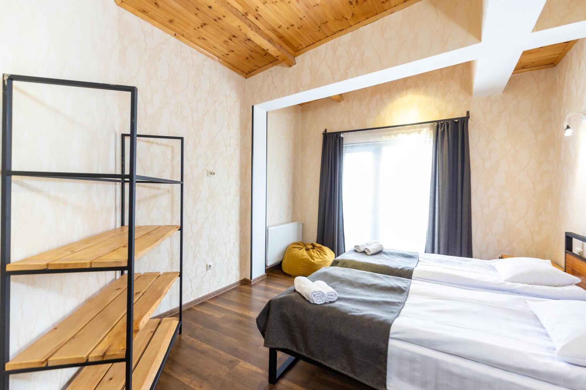 Mestia Hotel Amirani מראה חיצוני תמונה