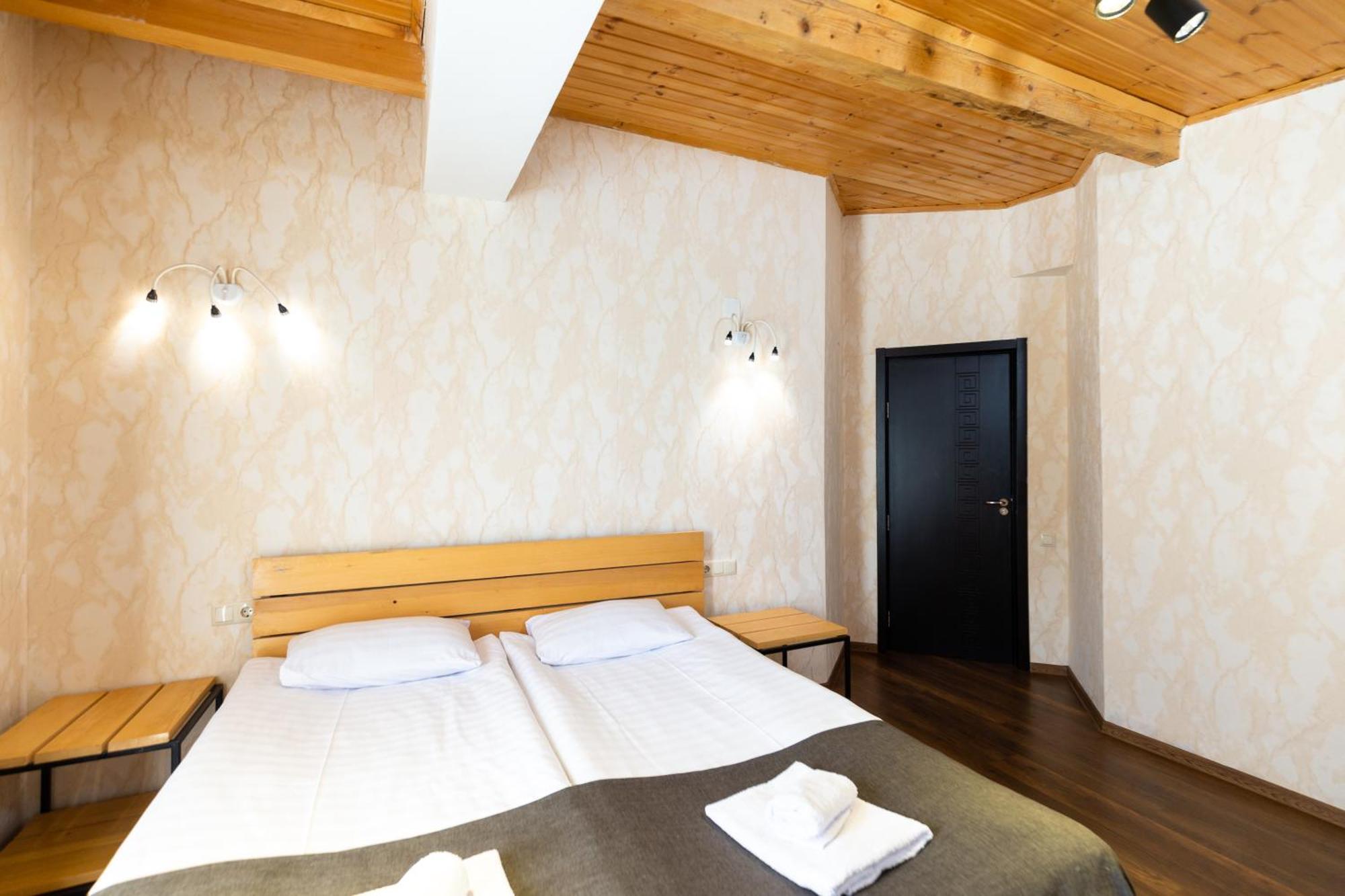 Mestia Hotel Amirani מראה חיצוני תמונה