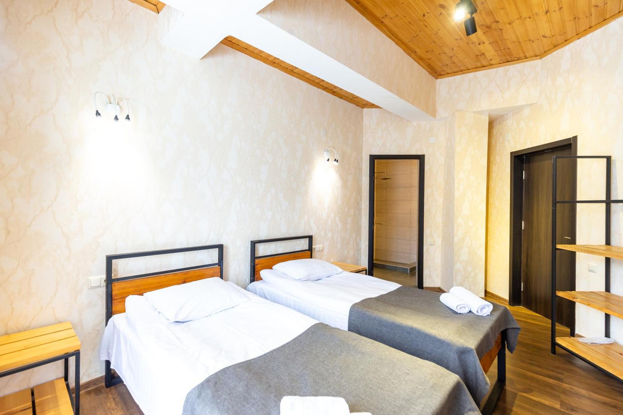 Mestia Hotel Amirani מראה חיצוני תמונה