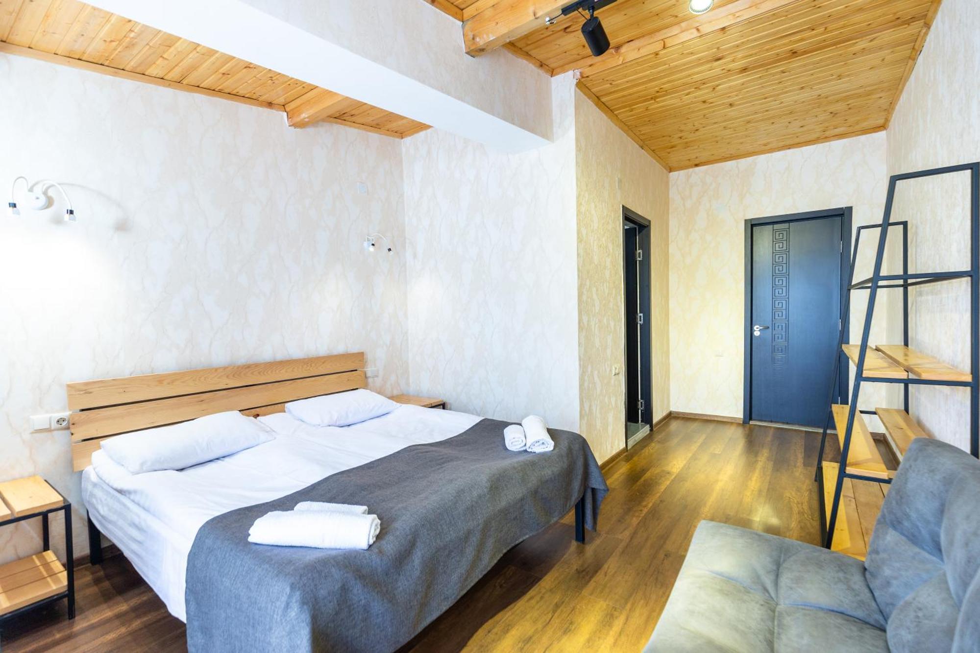 Mestia Hotel Amirani מראה חיצוני תמונה