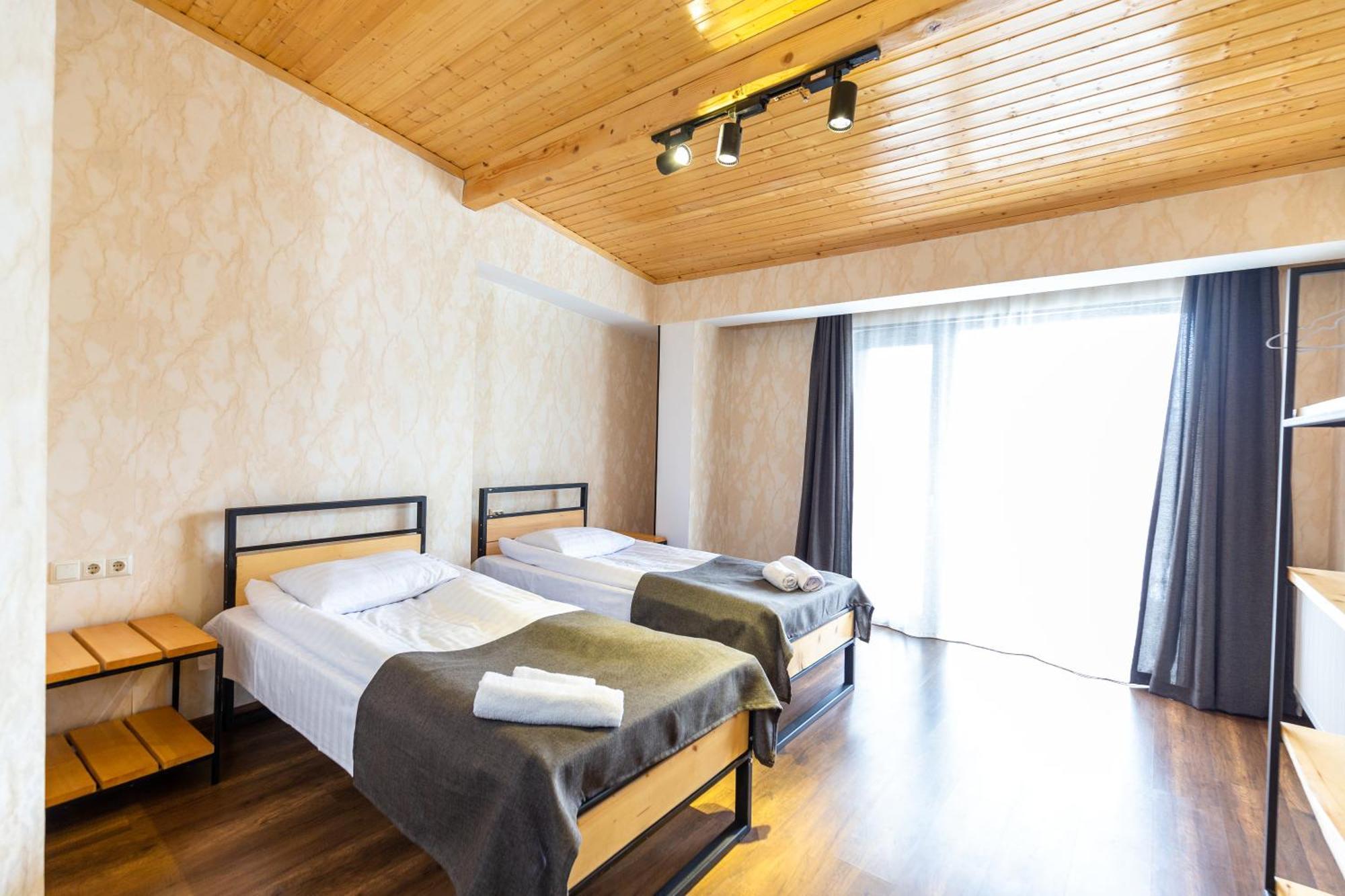 Mestia Hotel Amirani מראה חיצוני תמונה